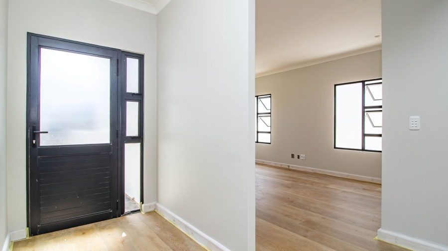 3 Bedroom Property for Sale in Sandbaai Western Cape